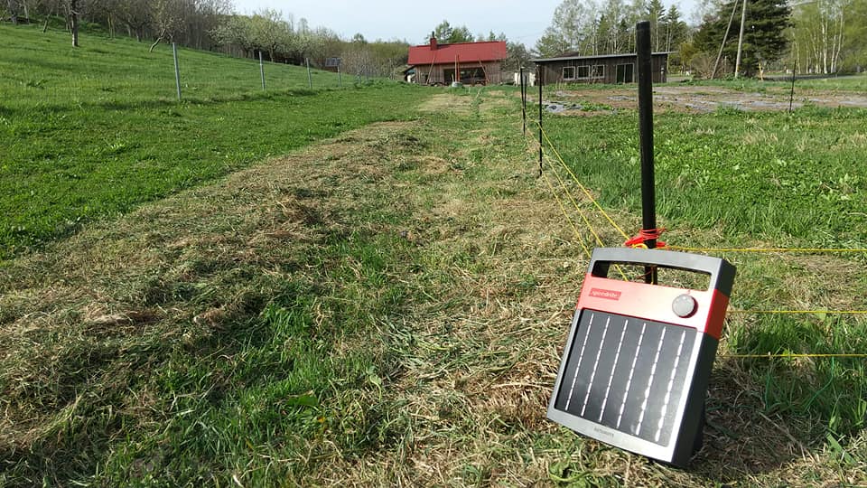 27W　資材　5月10日より順次手配・未来のアグリ（北原電牧）　充電コントローラー　電気柵　ソーラーパネル　PN-24W-SET-KJD　（GT20　KTD）　KD-SL-　架台付　農業用